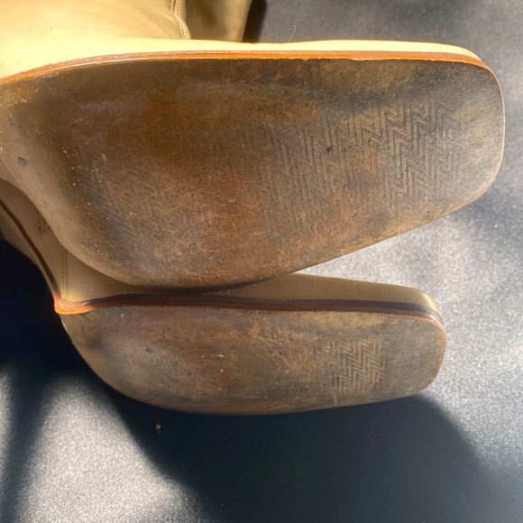 Vintage tan leather booties. Made in Brazil. Size 8B. Bra. 37. EUR. 39. - Picture 6 of 15